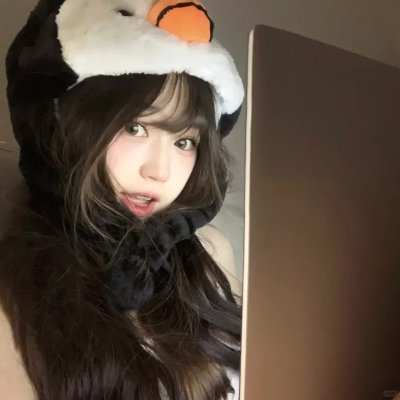 坐推土机的少女 海报